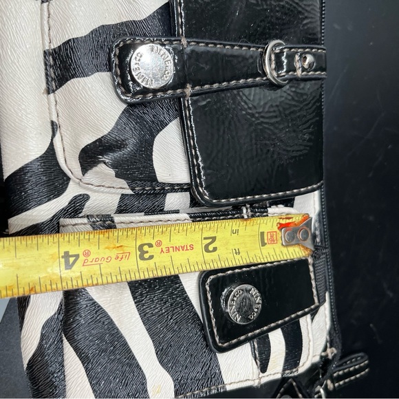 Nine & Co. 8’ Purse Wallet Black/white Faux Zebra Print Shoulder Strap Y2K - Picture 9 of 10